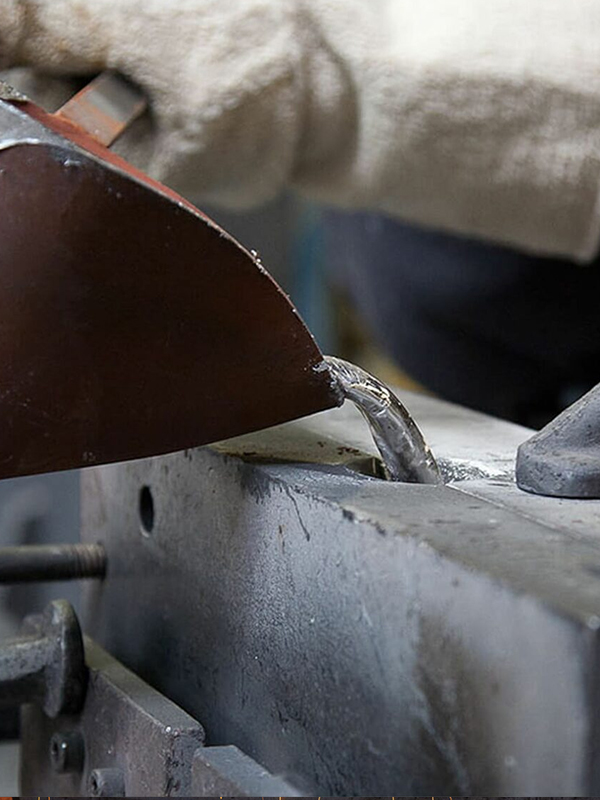 Parti in fusione di alluminio